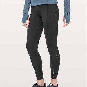 Lululemon Fast & Free 7/8 Tight II *Nulux 25"
Black size 6 GUC